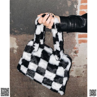 美國代購正品 Urban Outfitters 棋盤格托特包