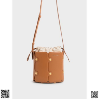 美國代購正品 Charles & Keith 釘珠水桶包