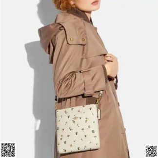 美國代購正品 Coach Kitt 碎花信差包