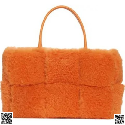 美國代購正品 Bottega Veneta 毛絨托特包