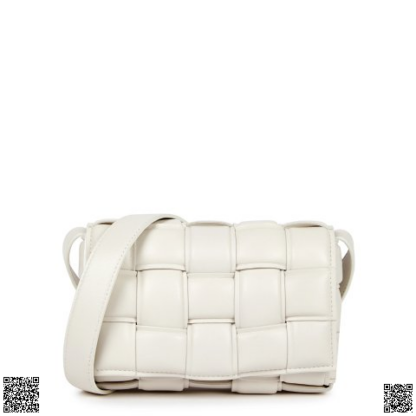 美國代購正品 Bottega Veneta 小號枕頭包